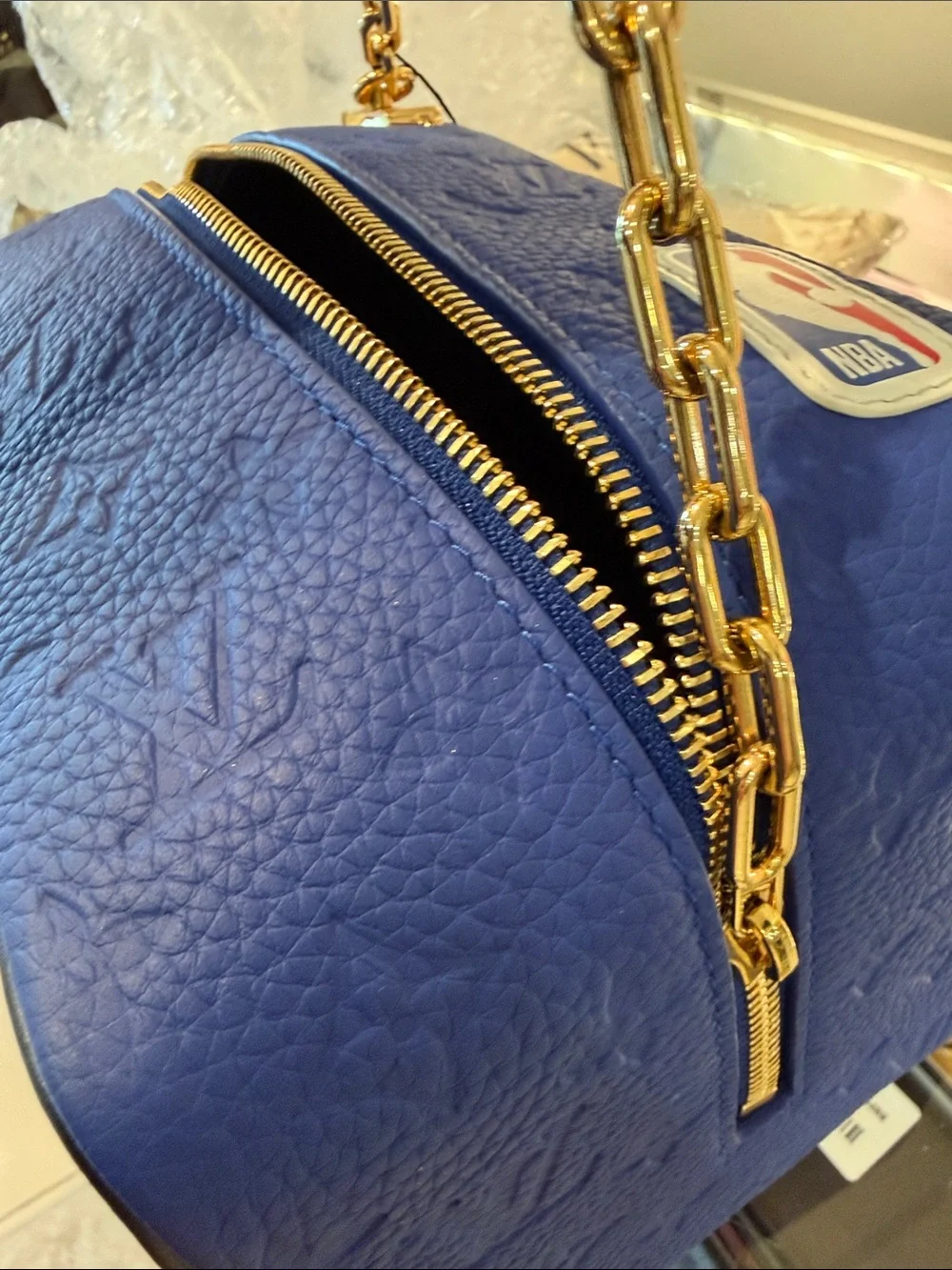 Louis Vuitton hardware authentic stitched